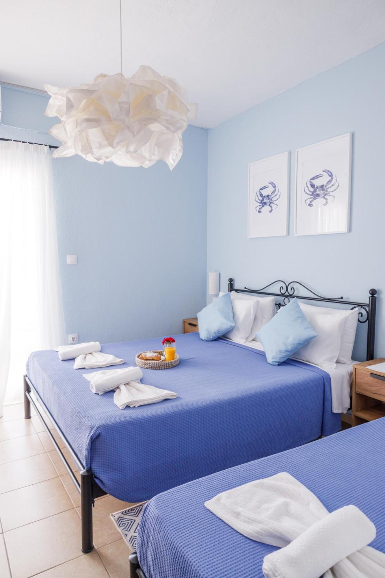 La Scala Family Apartments Nea Roda Bagian luar foto